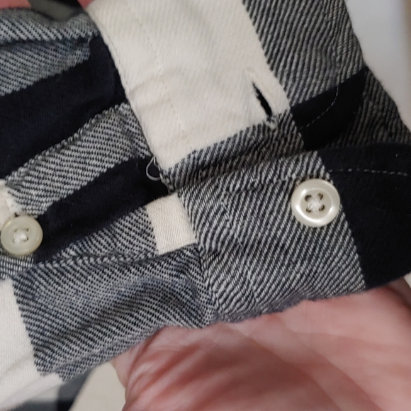 Ralph Lauren Classic Fit Men's Button Down - Picture 3 of 8